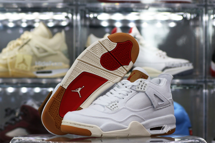 Air Jordan 4 Retro Levi's White (Levi's Tag)