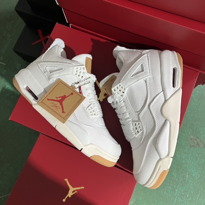 Air Jordan 4 Retro Levi's White (Levi's Tag)
