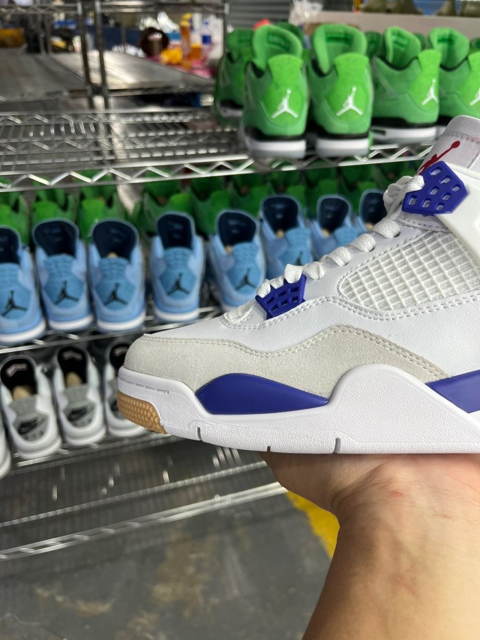 Nike SB x Air Jordan 4 “Sapphire”