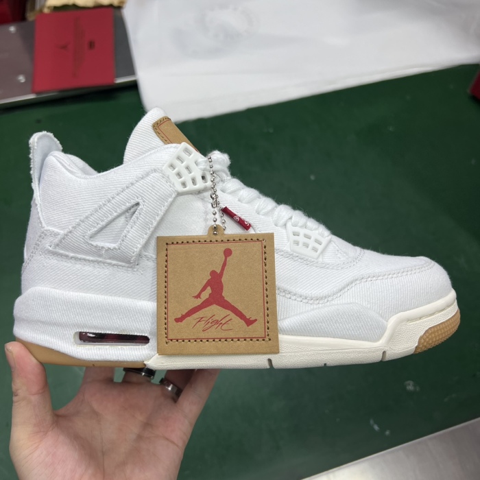 Air Jordan 4 Retro Levi's White (Levi's Tag)