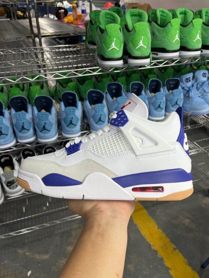 Nike SB x Air Jordan 4 “Sapphire”