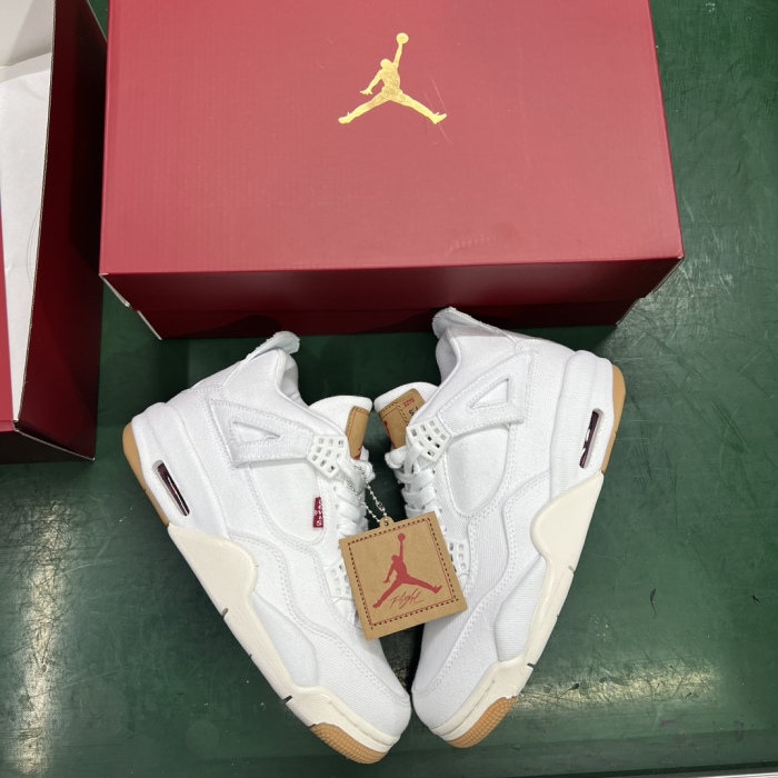 Air Jordan 4 Retro Levi's White (Levi's Tag)