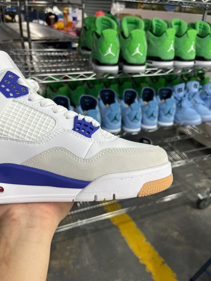 Nike SB x Air Jordan 4 “Sapphire”