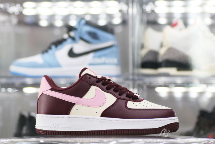 Nike Air Force 1 Low '07 Valentine’s Day (2023)