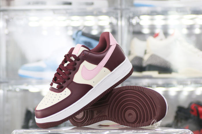 Nike Air Force 1 Low '07 Valentine’s Day (2023)