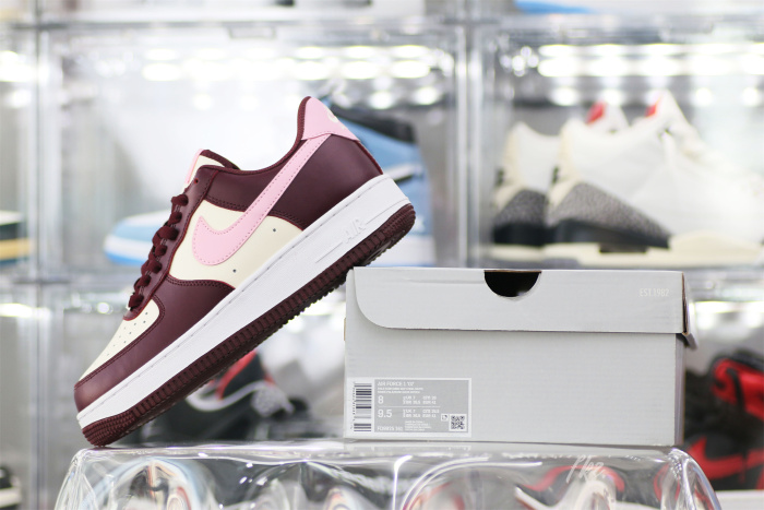 Nike Air Force 1 Low '07 Valentine’s Day (2023)
