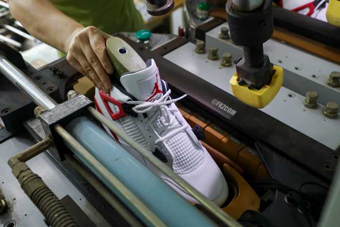 Air Jordan 4  Red Cement  2023 (LN5 A1 Batch)