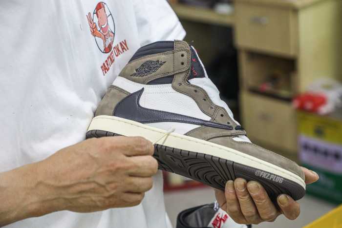 Travis Scott x Air Jordan 1  2019 (LN5 A1 Batch)