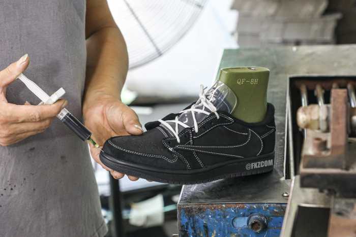 Travis Scott x Nike Air Jordan 1 Low OG “Black/Phantom”  (LN5 A1 Batch)