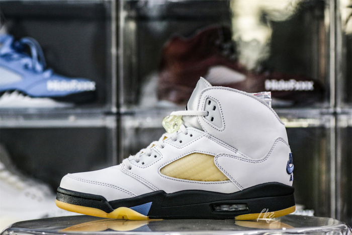 A Ma Maniere Air Jordan 5 SP  Photon Dust/Diffused Blue WMS(LN5 A1)
