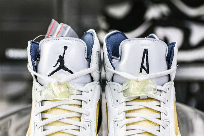 A Ma Maniere Air Jordan 5 SP  Photon Dust/Diffused Blue WMS(LN5 A1)