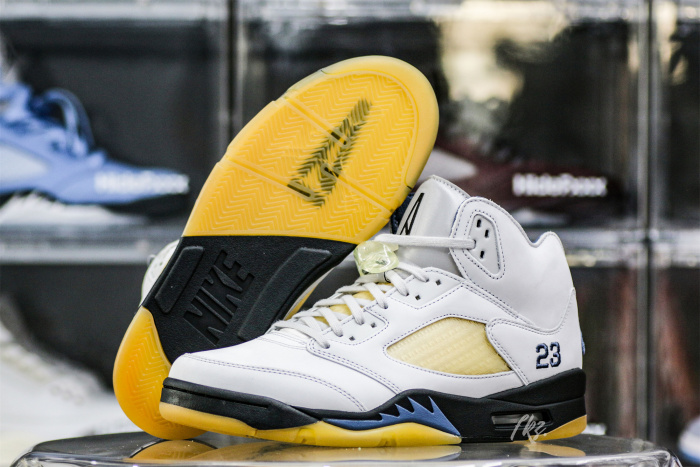 A Ma Maniere Air Jordan 5 SP  Photon Dust/Diffused Blue WMS(LN5 A1)