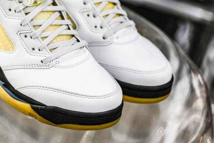 A Ma Maniere Air Jordan 5 SP  Photon Dust/Diffused Blue WMS(LN5 A1)