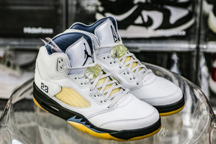A Ma Maniere Air Jordan 5 SP  Photon Dust/Diffused Blue WMS(LN5 A1)
