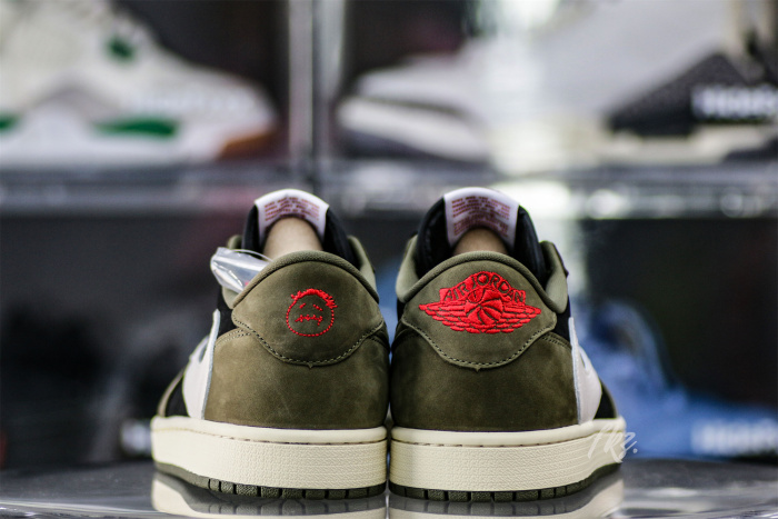 Travis Scott x Air Jordan 1 Low Black Olive  (LN5 A1 Batch)