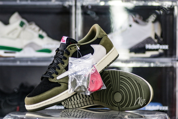 Travis Scott x Air Jordan 1 Low Black Olive  (LN5 A1 Batch)