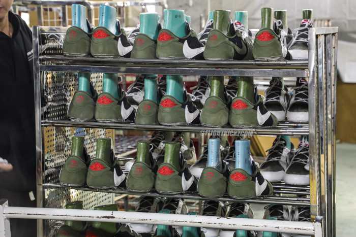 Travis Scott x Air Jordan 1 Low Black Olive  (LN5 A1 Batch)