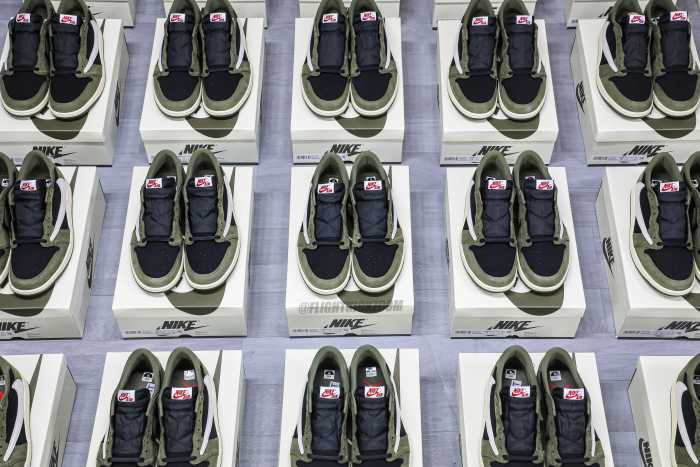 Travis Scott x Air Jordan 1 Low Black Olive  (LN5 A1 Batch)