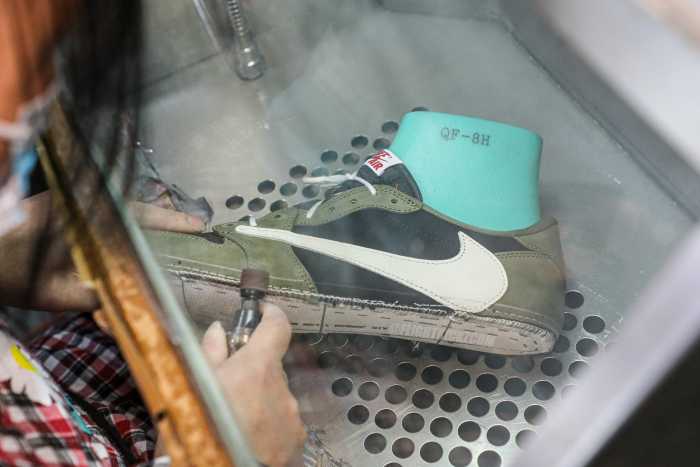 Travis Scott x Air Jordan 1 Low Black Olive  (LN5 A1 Batch)