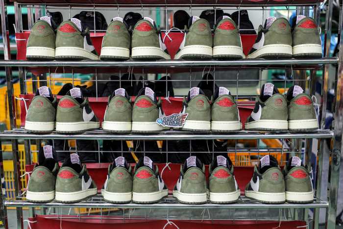 Travis Scott x Air Jordan 1 Low Black Olive  (LN5 A1 Batch)