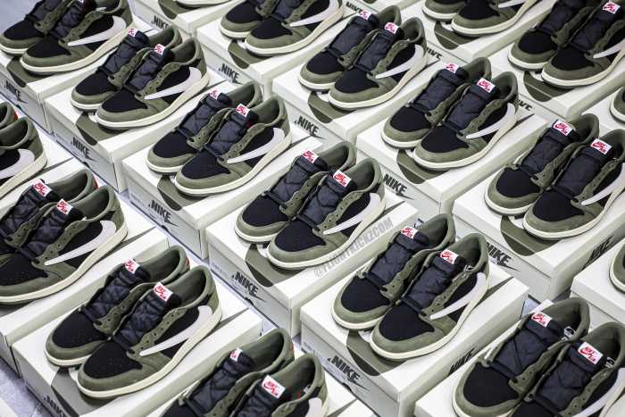 Travis Scott x Air Jordan 1 Low Black Olive  (LN5 A1 Batch)