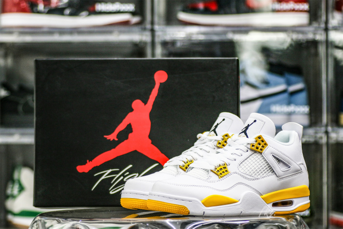 Air Jordan 4 Retro 'Vivid Sulfur' Wms 2024