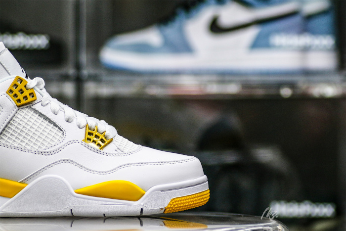 Air Jordan 4 Retro 'Vivid Sulfur' Wms 2024