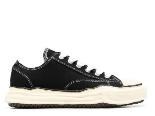 MaisOn Margiel@ Yasuhir0 Logo-patch Lace-up Sneakers