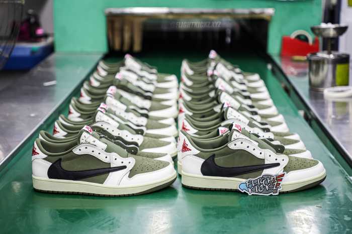 Travis Scott x Air Jordan 1 ' Medium Olive' (LN5 A1 Batch)