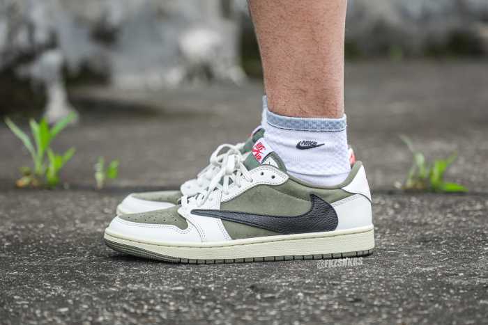 Travis Scott x Air Jordan 1 ' Medium Olive' (LN5 A1 Batch)