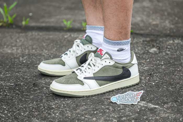 Travis Scott x Air Jordan 1 ' Medium Olive' (LN5 A1 Batch)