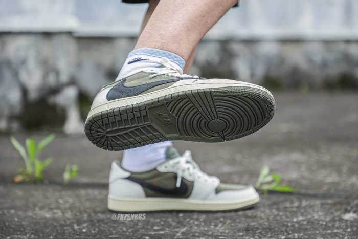 Travis Scott x Air Jordan 1 ' Medium Olive' (LN5 A1 Batch)