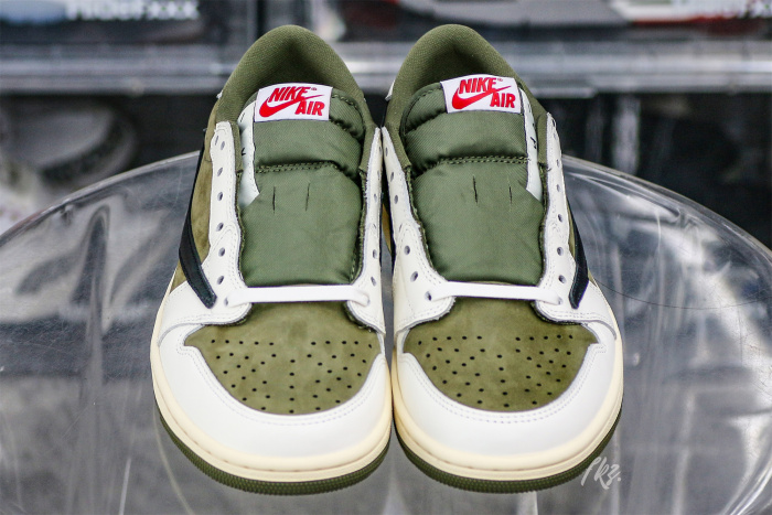 Travis Scott x Air Jordan 1 ' Medium Olive' (LN5 A1 Batch)