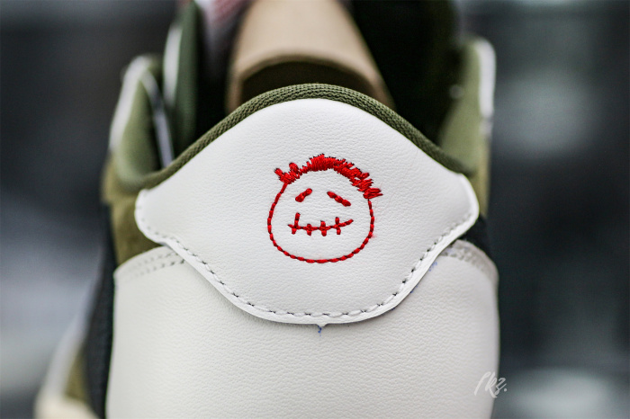 Travis Scott x Air Jordan 1 ' Medium Olive' (LN5 A1 Batch)