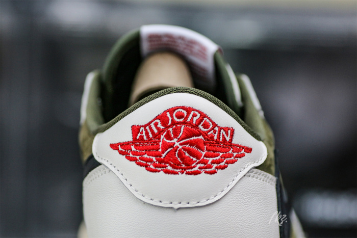 Travis Scott x Air Jordan 1 ' Medium Olive' (LN5 A1 Batch)