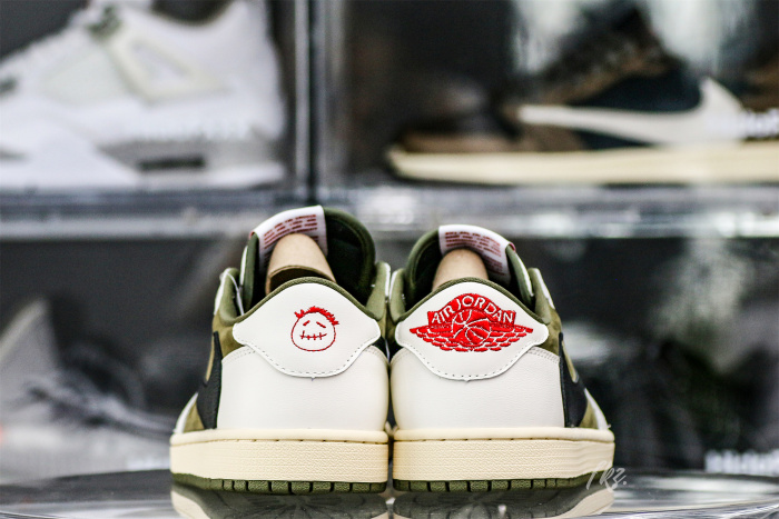 Travis Scott x Air Jordan 1 ' Medium Olive' (LN5 A1 Batch)