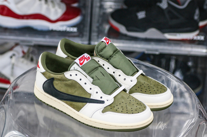 Travis Scott x Air Jordan 1 ' Medium Olive' (LN5 A1 Batch)