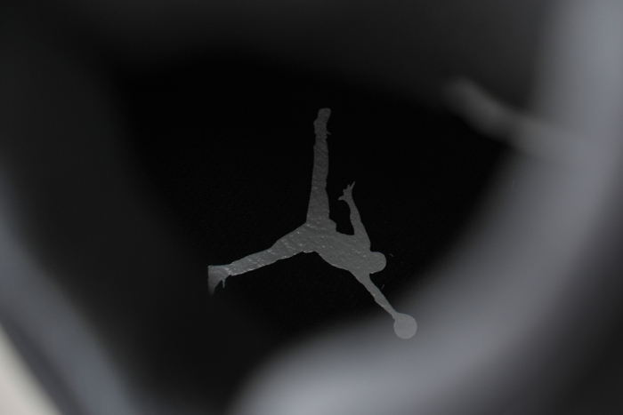 Air Jordan 4 “White Thunder”  2024 （LN5 A1 batch)