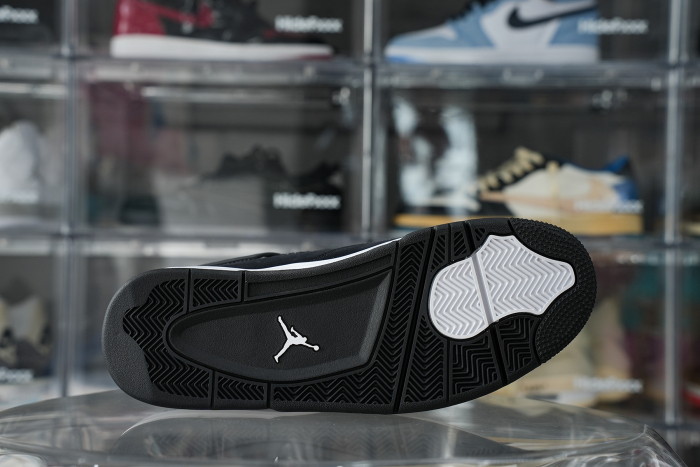 Air Jordan 4 “White Thunder”  2024 （LN5 A1 batch)