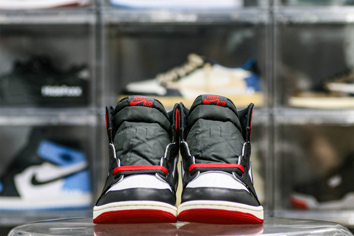 Air Jordan 1  Retro High OG Black Toe Reimagined (Ln5 A1)