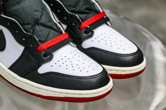 Air Jordan 1  Retro High OG Black Toe Reimagined (Ln5 A1)