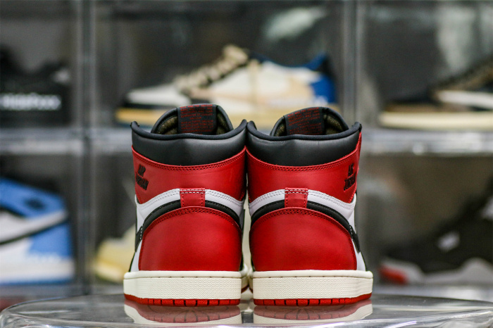 Air Jordan 1  Retro High OG Black Toe Reimagined (Ln5 A1)