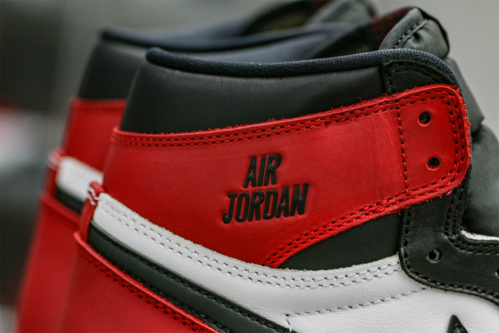 Air Jordan 1  Retro High OG Black Toe Reimagined (Ln5 A1)