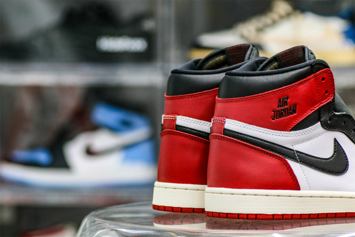 Air Jordan 1  Retro High OG Black Toe Reimagined (Ln5 A1)