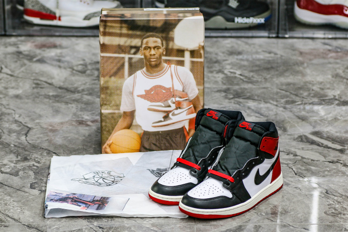 Air Jordan 1  Retro High OG Black Toe Reimagined (Ln5 A1)