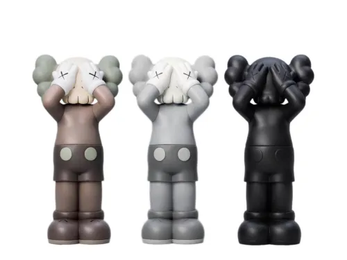 KAWS UK Holiday & KAWS Passing through 25cm