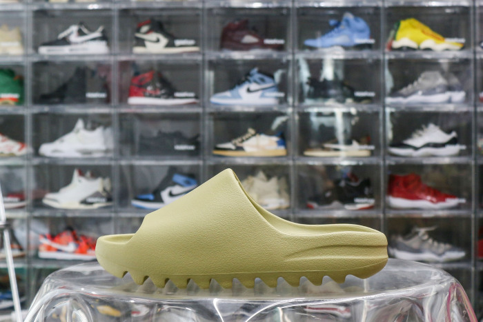 Yeezy Slides Resin 2022 FZ5904（A1 Batch）