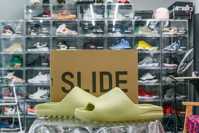 Yeezy Slides Resin 2022 FZ5904（A1 Batch）