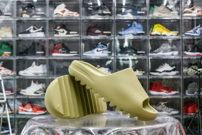 Yeezy Slides Resin 2022 FZ5904（A1 Batch）