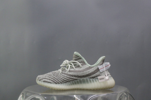 Yeezy Boost 350 V2 Blue Tint (A2 Batch)